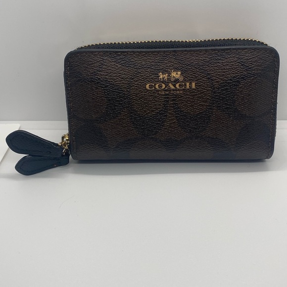 Coach Handbags - 💛COACH💛 Accordion Style Wallet/Card Holder w/Double Zipper in Brown/Like New